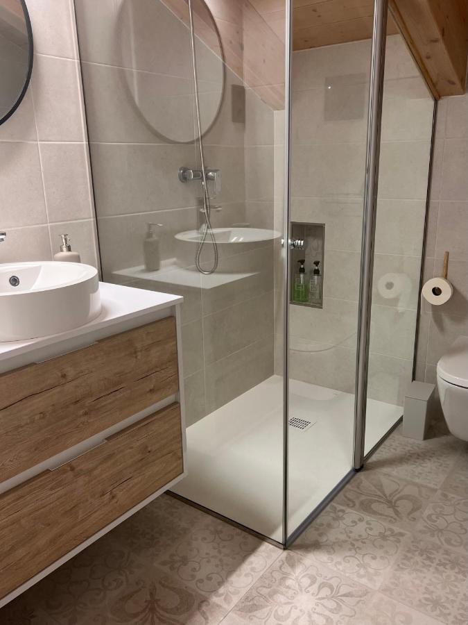Apartamentos Turisticos: Tu Casa En Sahun Extérieur photo