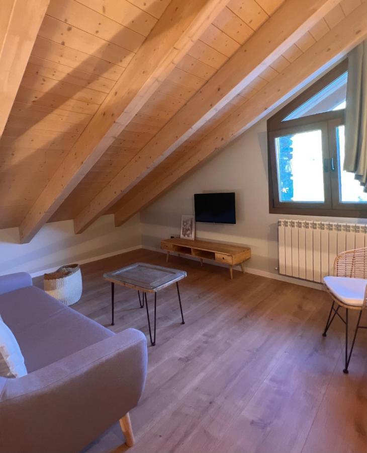 Apartamentos Turisticos: Tu Casa En Sahun Extérieur photo