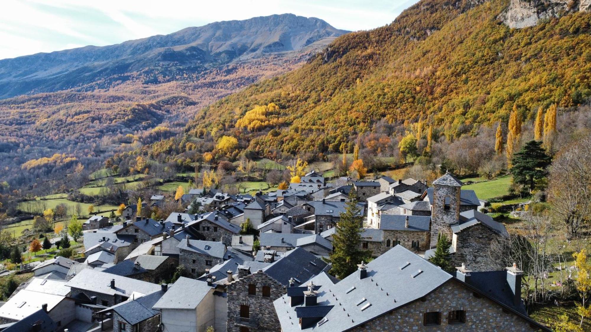 Apartamentos Turisticos: Tu Casa En Sahun Extérieur photo