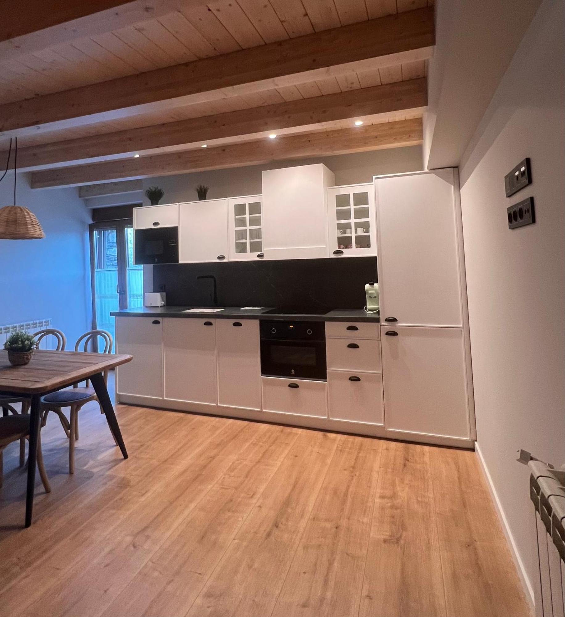 Apartamentos Turisticos: Tu Casa En Sahun Extérieur photo